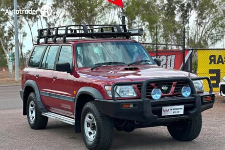 Red 2000 Nissan Patrol Wagon St (4X4)