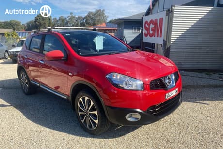 Red 2010 Nissan Dualis SUV TI (4X2) J10 SERIES II