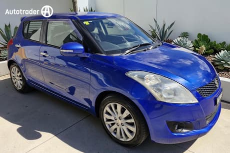 Blue 2013 Suzuki Swift Hatchback Re.2