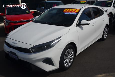 White 2022 Kia Cerato Hatchback S Safety Pack