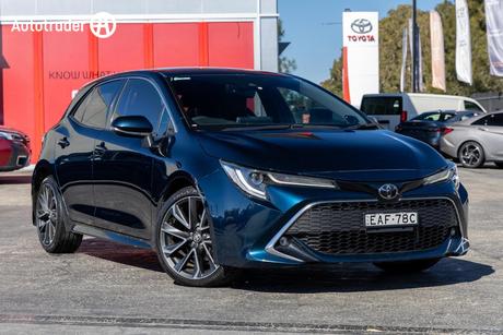 Black 2019 Toyota Corolla Hatchback Zr