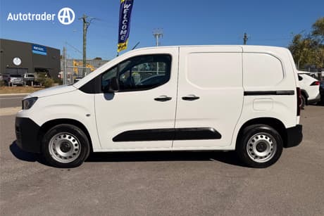 White 2022 Peugeot Partner Van City Swb