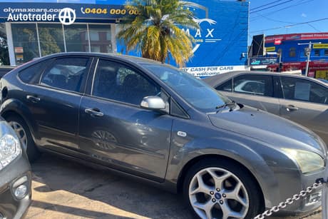 Grey 2006 Ford Focus Hatchback Lx