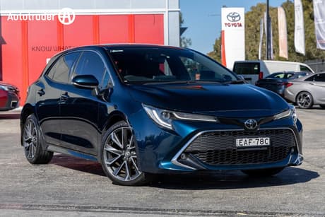 Black 2019 Toyota Corolla Hatchback Zr