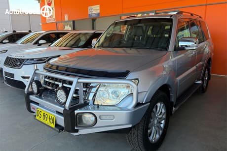 Silver 2014 Mitsubishi Pajero Wagon Gls Lwb (4X4)