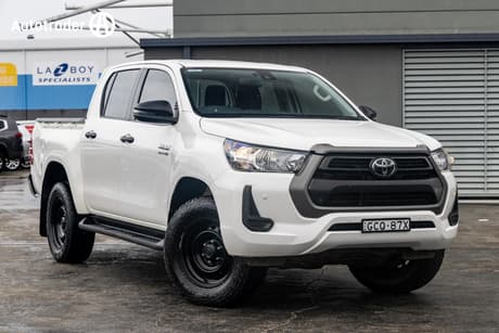 White 2022 Toyota Hilux Double Cab Pick Up Sr (4X4)