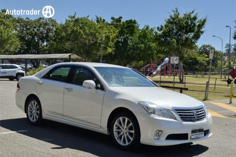 White 2010 Toyota Crown Sedan 3.0 ROYAL SALOON