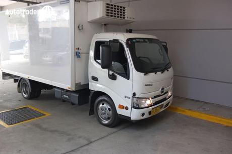 White 2021 Hino 300 SERIES Ute Tray 616