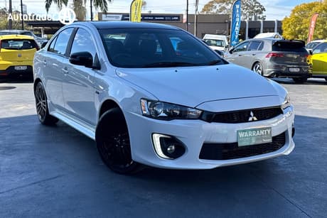 White 2017 Mitsubishi Lancer Sedan Es Sport