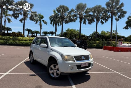 Silver 2010 Suzuki Grand Vitara Wagon (4X4)
