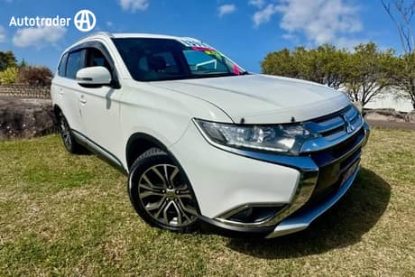 White 2015 Mitsubishi Outlander Wagon Es (4X4)