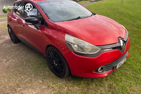 Orange 2016 Renault Clio Hatchback Expression