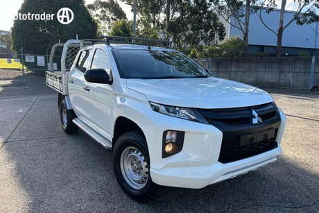 White 2022 Mitsubishi Triton Double Cab Pick Up Glx (4X2)