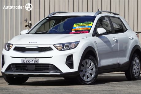 White 2023 Kia Stonic Wagon S