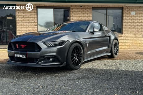 Grey 2017 Ford Mustang Coupe Fastback Gt 5.0 V8