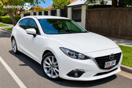White 2016 Mazda 3 Hatchback Sp25
