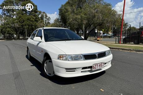 White 2002 Mitsubishi Lancer Sedan Gli