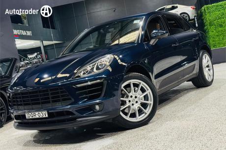Blue 2017 Porsche Macan Wagon