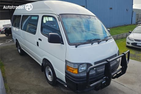 White 2000 Toyota HiAce Bus Commuter