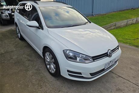 White 2015 Volkswagen Golf Wagon 90 Tsi