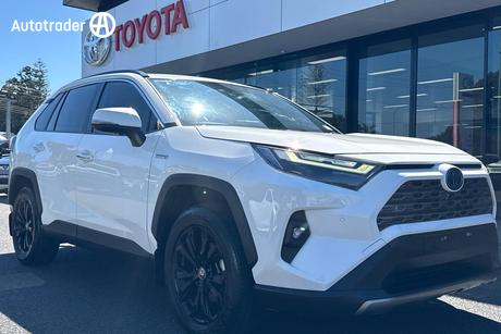 White 2024 Toyota RAV4 SUV