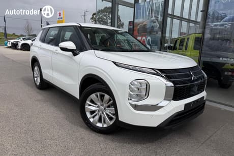 White 2026 Mitsubishi Outlander Wagon Es 5 Seat (2Wd)