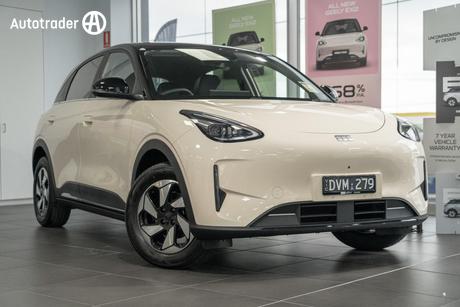 Beige 2026 Geely Ex2 Hatchback Inspire