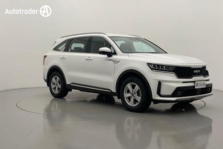 White 2023 Kia Sorento Wagon S 7 Seat