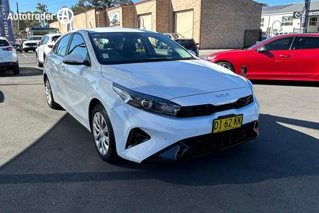 White 2024 Kia Cerato Hatchback S