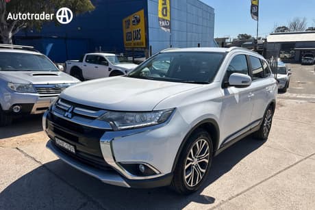 White 2016 Mitsubishi Outlander Wagon Ls (4X2)