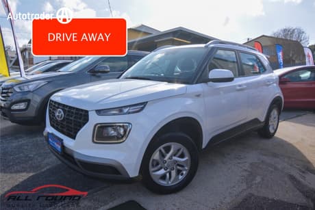 White 2023 Hyundai Venue Wagon