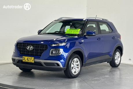 Blue 2024 Hyundai Venue Wagon Active