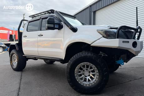 White 2014 Toyota Hilux Dual Cab Pick-up Sr5 (4X4)
