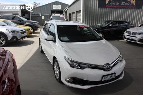 White 2017 Toyota Corolla Hatchback Ascent Sport