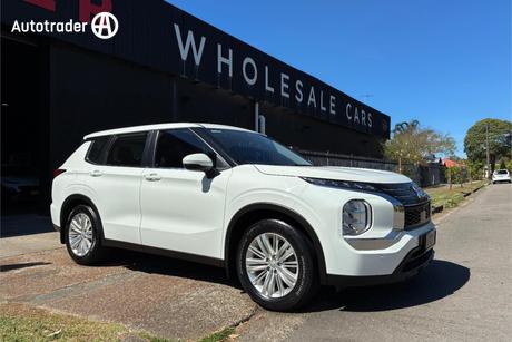 White 2022 Mitsubishi Outlander Wagon Es 5 Seat (2Wd)