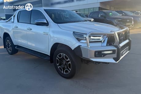 White 2023 Toyota Hilux Double Cab Pick Up Sr5 (4X4)
