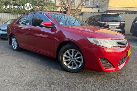 Red 2013 Toyota Camry Sedan ALTISE