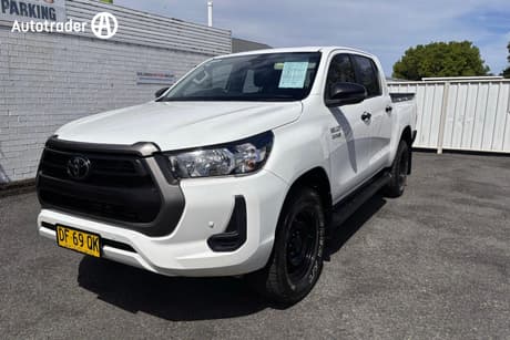 White 2022 Toyota Hilux Double Cab Pick Up Sr (4X4)