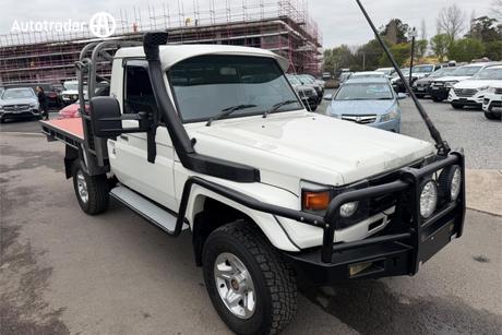 White 2006 Toyota Landcruiser Cab Chassis (4X4)