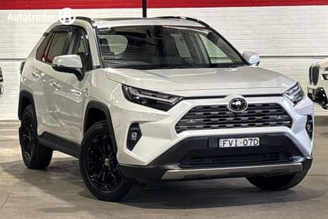 White 2025 Toyota RAV4 Wagon Cruiser (Awd) Hybrid