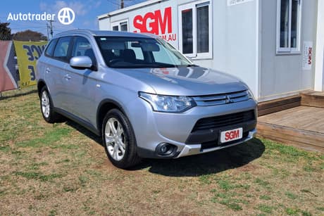 Silver 2014 Mitsubishi Outlander Wagon Es (4X2)