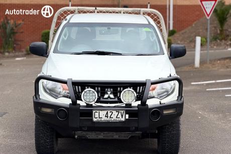 White 2017 Mitsubishi Triton Club Cab Chassis Glx (4X4)