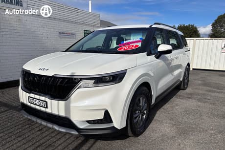 White 2022 Kia Carnival Wagon S