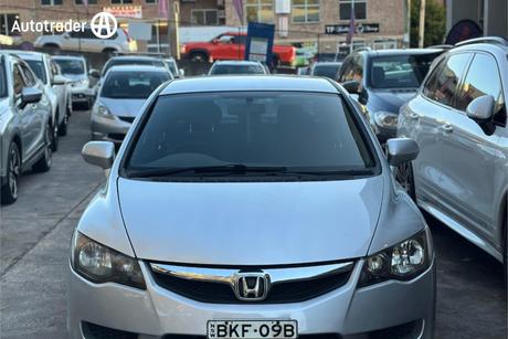Silver 2009 Honda Civic Sedan Vti