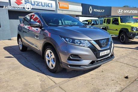 Grey 2017 Nissan Qashqai Wagon St (4X2)