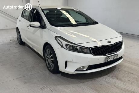 White 2016 Kia Cerato Hatchback S