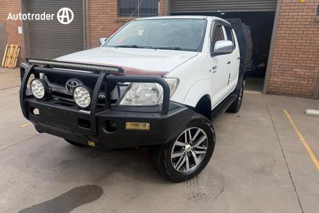 White 2010 Toyota Hilux Dual Cab Pick-up Sr5 (4X4)
