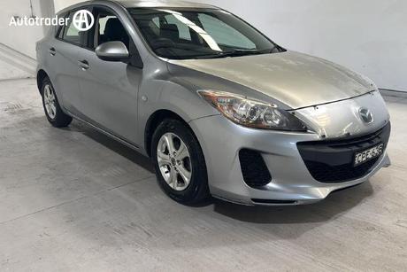 Silver 2013 Mazda 3 Hatchback Neo