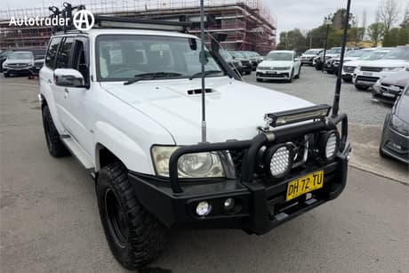 White 2010 Nissan Patrol Wagon St (4X4)
