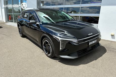 Black 2025 Kia K4 Hatchback Sport+